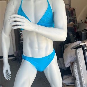 Blue Bikini Set Woman’s NOT FOR MALE BODY just on a male mannequin band: Mossimo